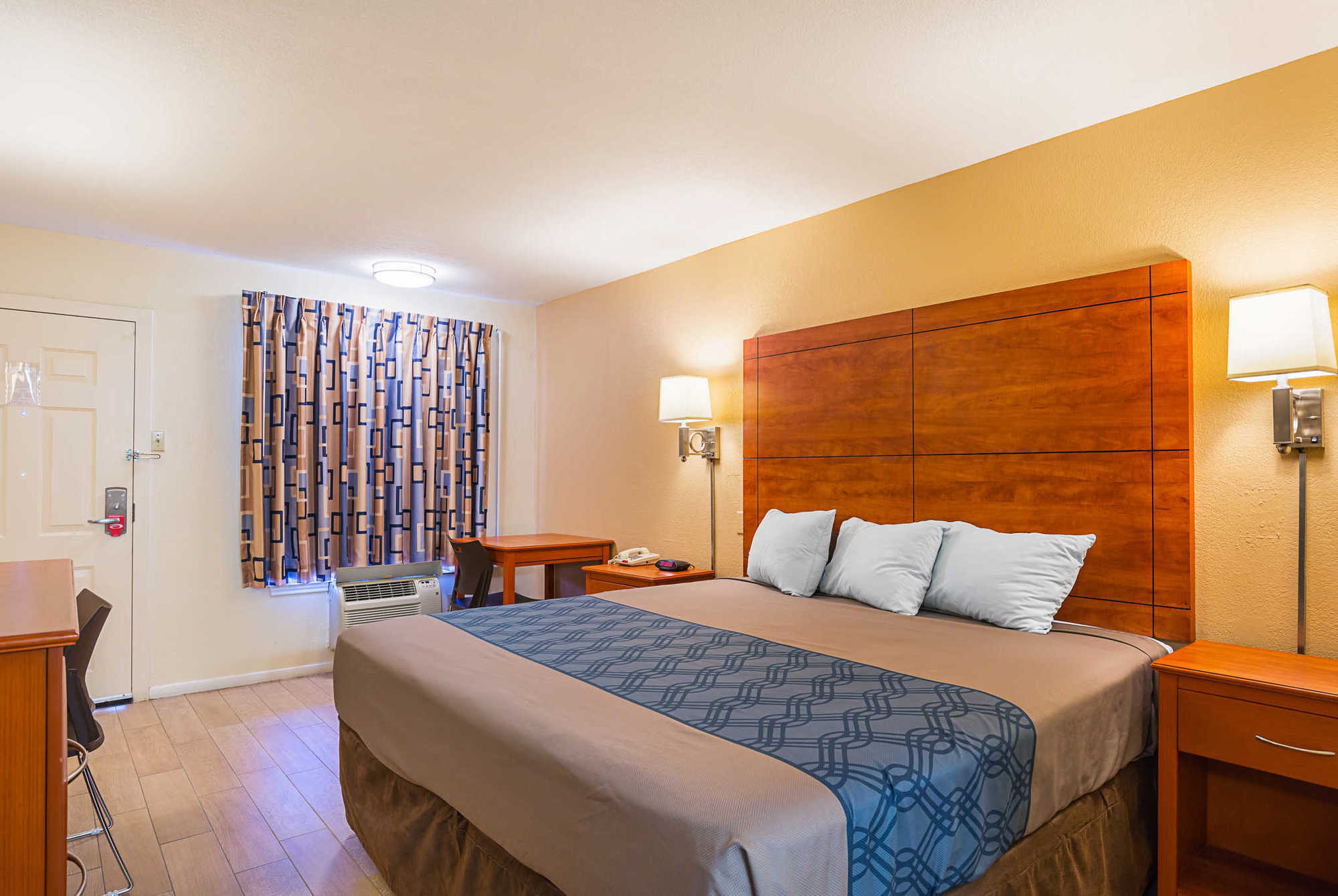Econo Lodge Huntsville- University Area Rum bild
