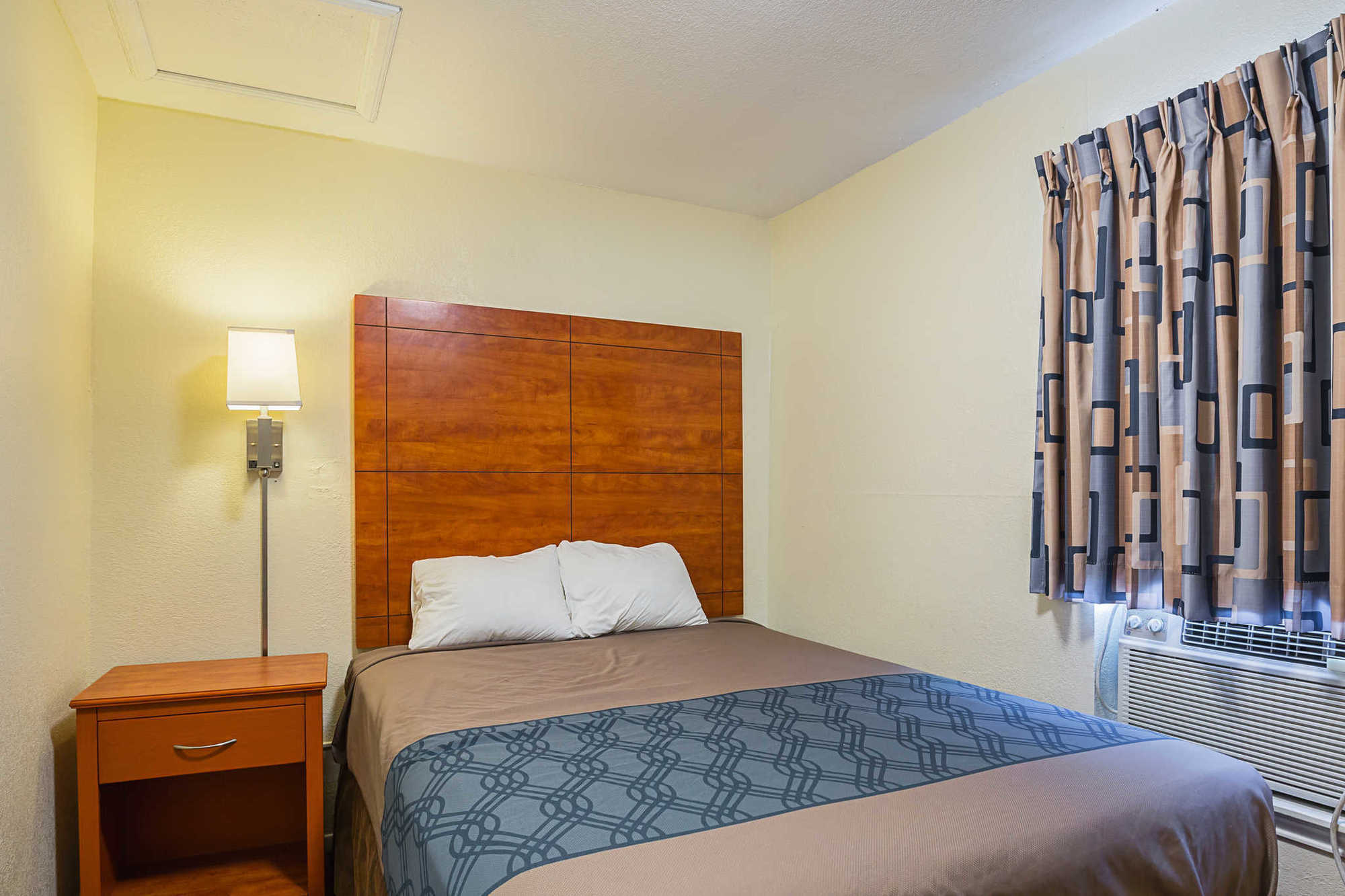 Econo Lodge Huntsville- University Area Rum bild